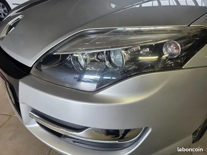 Renault Laguna 2014 photo 2
