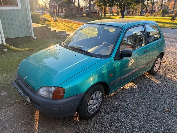 Toyota Starlet 1997 photo 2