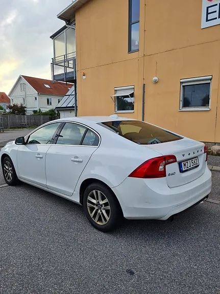Volvo S60 2016 photo 2