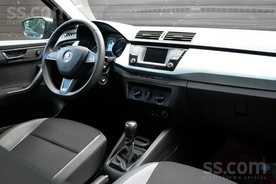 Skoda Fabia 2015 photo 5