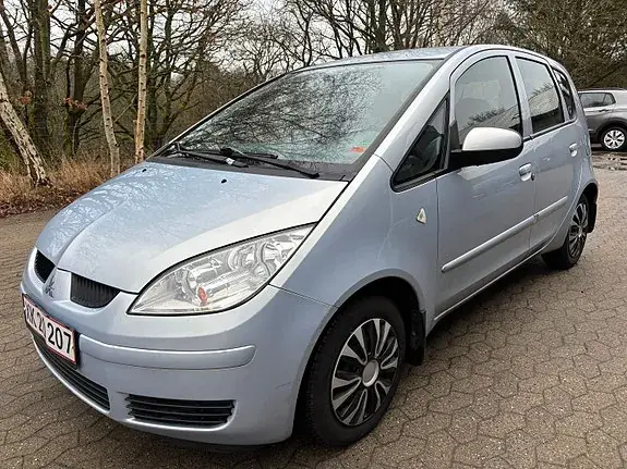Mitsubishi Colt 2005 photo 2