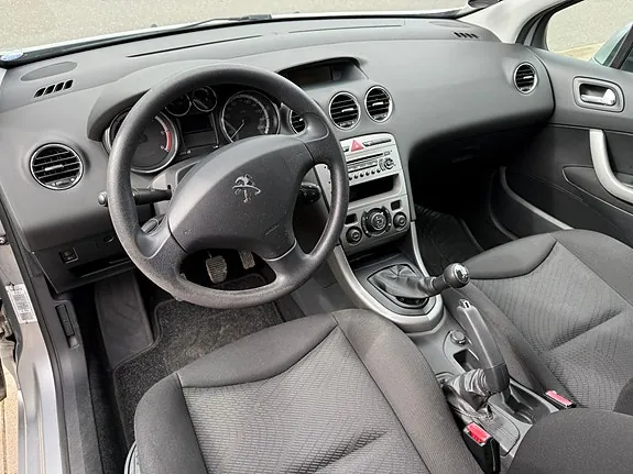 Peugeot 308 2012 photo 2