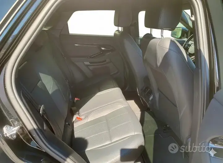 Land Rover Evoque 2024 photo 5
