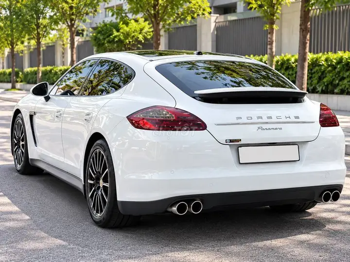 Porsche Panamera 2012 photo 3