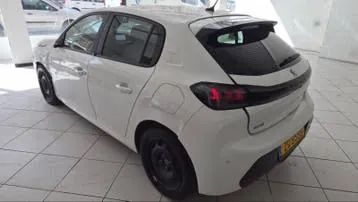 Peugeot 208 2021 photo 3