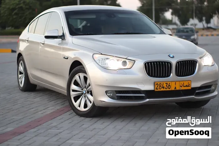 BMW 5 Series 2011 photo 2
