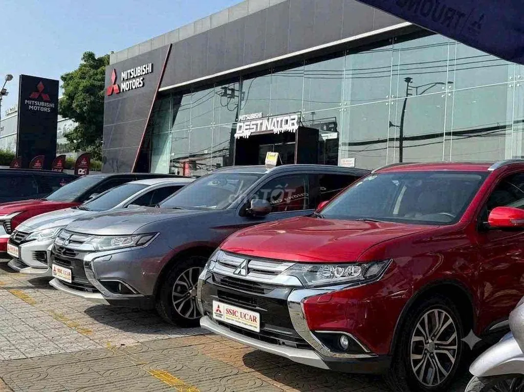 Mitsubishi Outlander 2018 photo 2