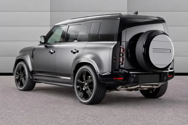 Land Rover Defender 110 2026 photo 3