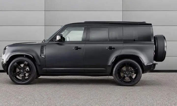 Land Rover Defender 110 2026 photo 2