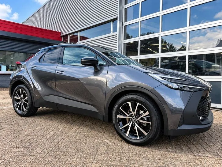 Toyota C-Hr 2025 photo 3
