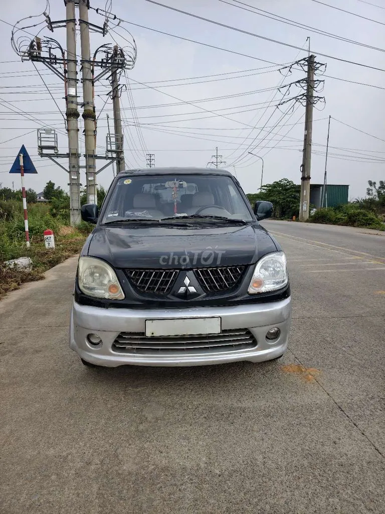 Mitsubishi Jolie 2005 photo 2