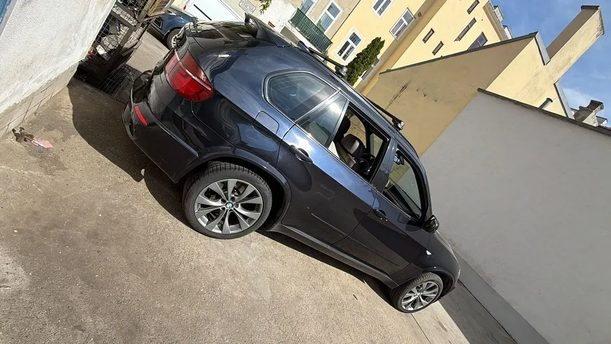 BMW X5 2009 photo 3