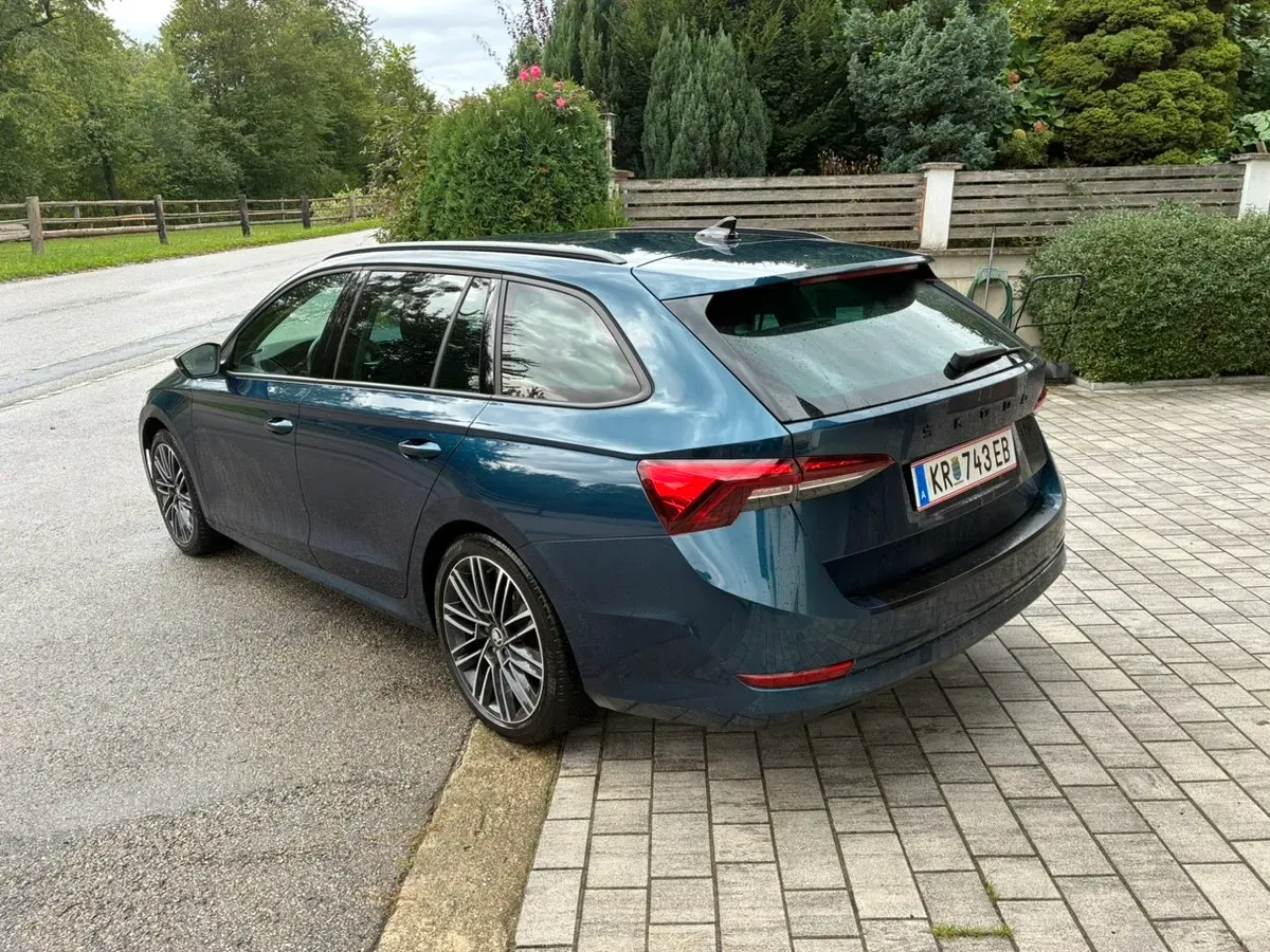 Skoda Octavia 2024 photo 2