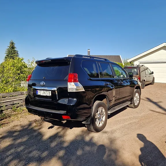 Toyota Land Cruiser 2011 photo 4