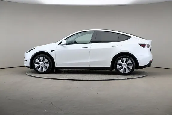 Tesla Model Y 2023 photo 4