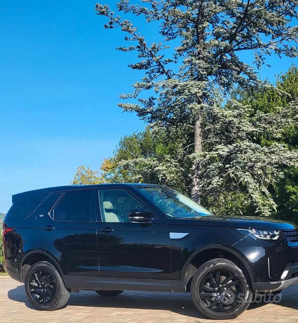 Land Rover Discovery 5 2019 photo 3