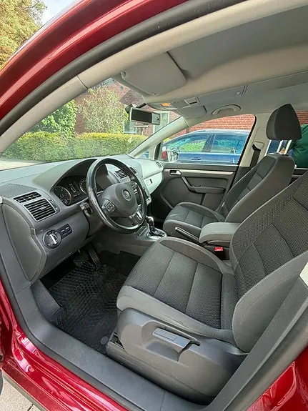 Volkswagen Touran 2011 photo 5