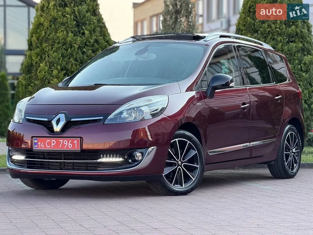 Renault Grand Scenic 2014 photo 4