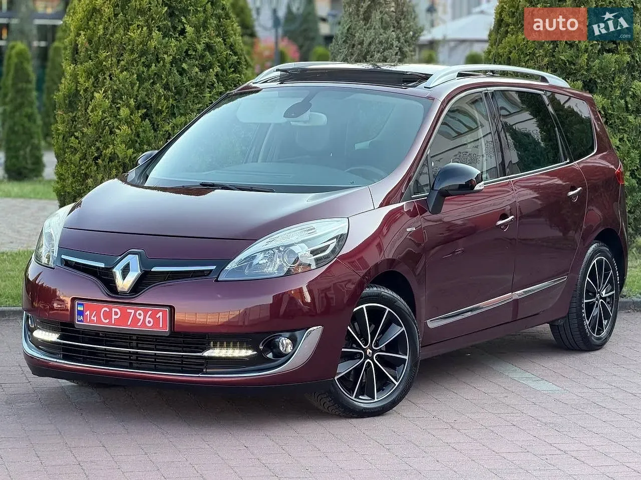 Renault Grand Scenic 2014 photo 3