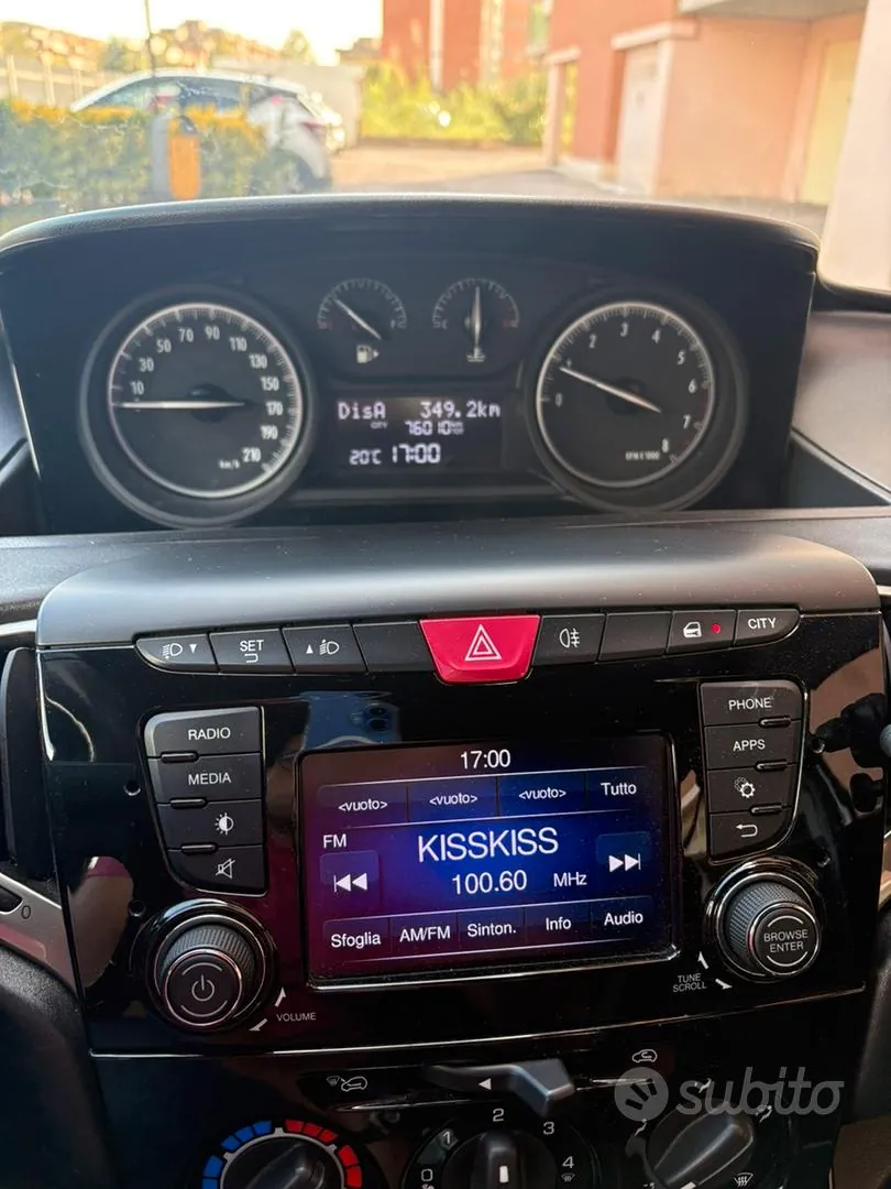 Lancia Ypsilon 2018 photo 5