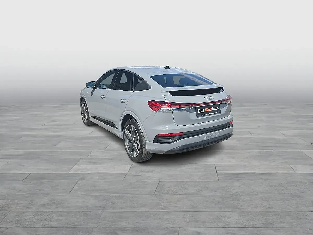 Audi Q4 2023 photo 3
