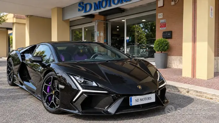 Lamborghini Revuelto