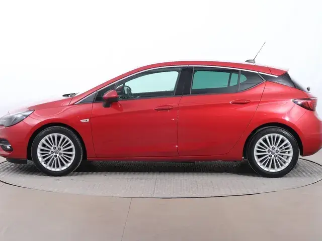 Opel Astra 2021 photo 2