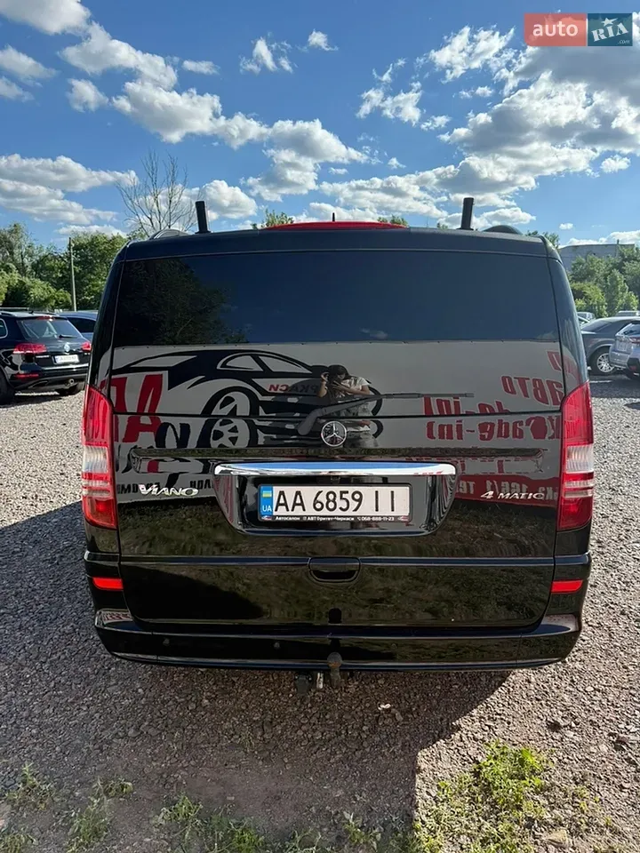 Mercedes-Benz Viano 2011 photo 4