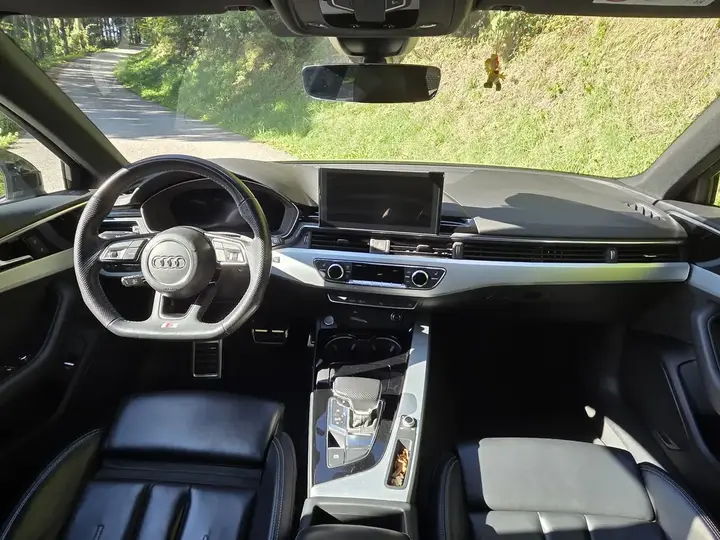 Audi A4 Avant 2020 photo 3