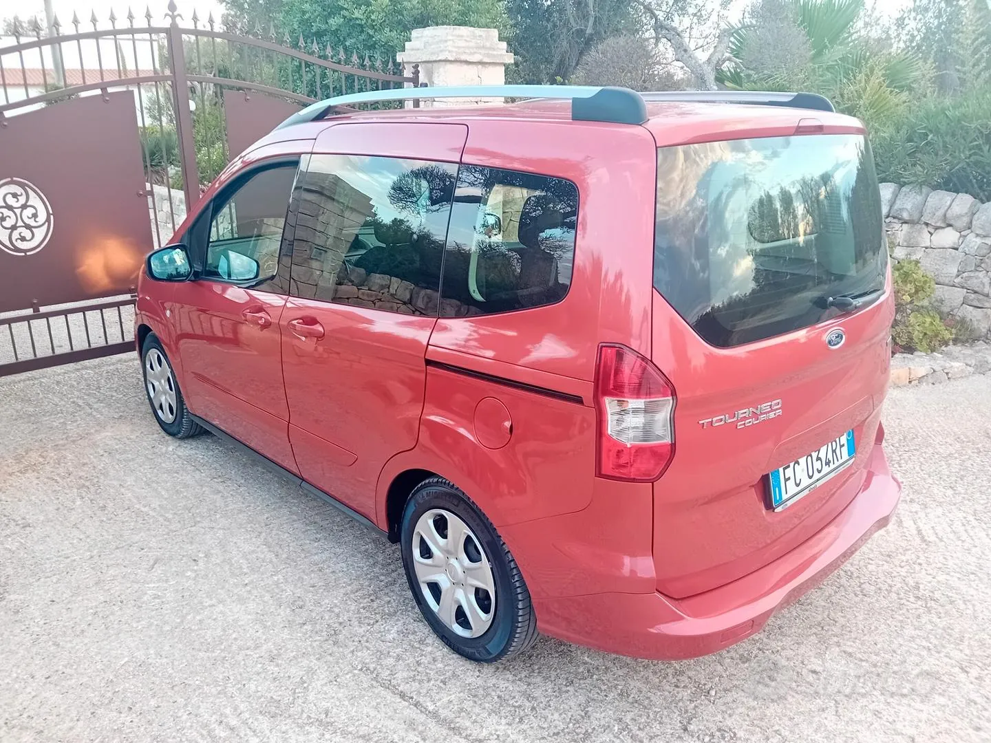 Ford Tourneo Courier 2016 photo 5