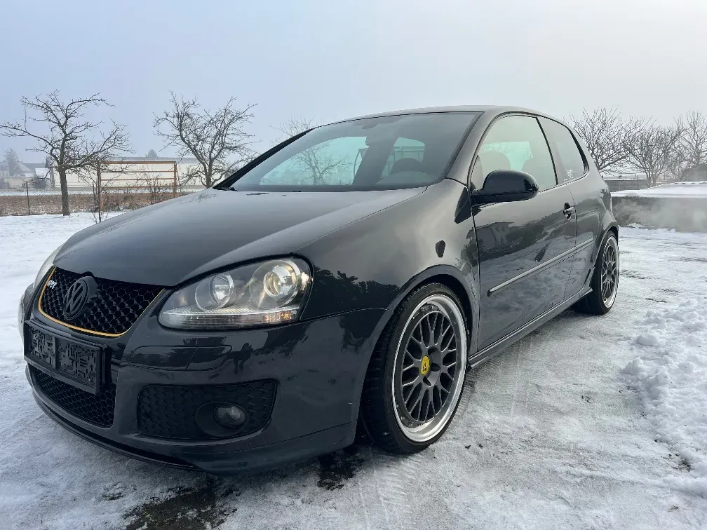 Volkswagen Golf 2005 photo 2