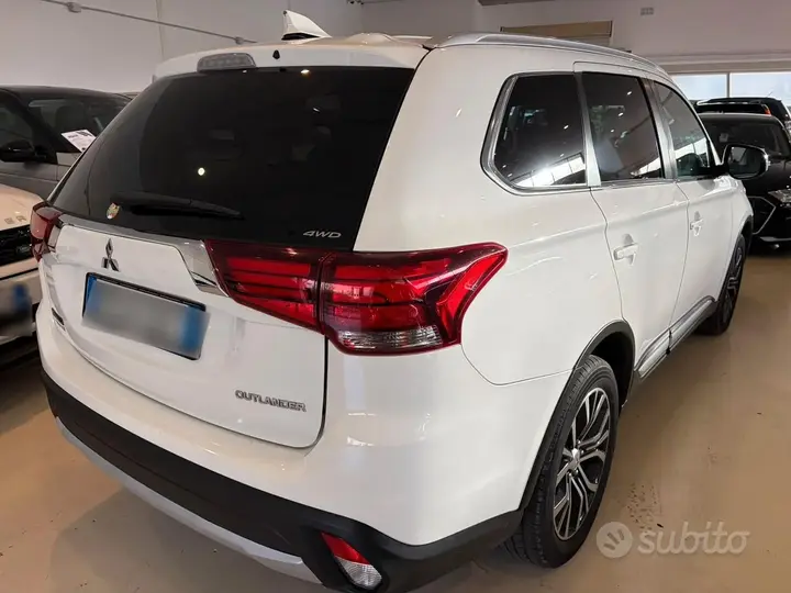 Mitsubishi Outlander 2017 photo 4