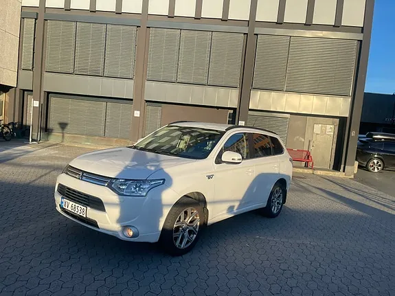 Mitsubishi Outlander 2015 photo 2