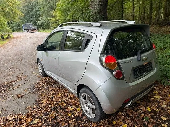 Chevrolet Spark 2011 photo 2