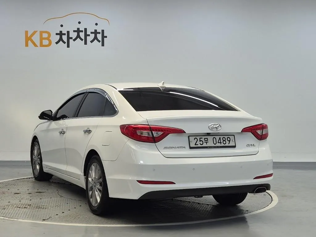 Hyundai Sonata 2015 photo 2