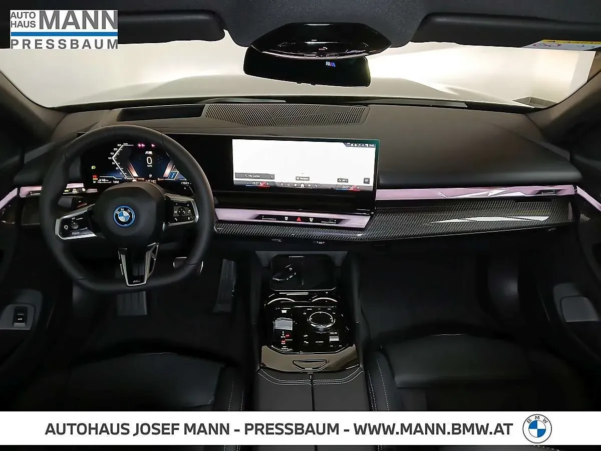 BMW 5 Series photo 3