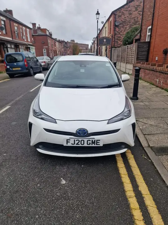 Toyota Prius 2025 photo 2