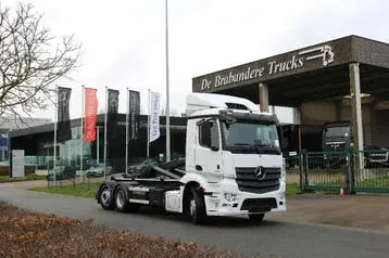 Mercedes-Benz 2643 6X2/4