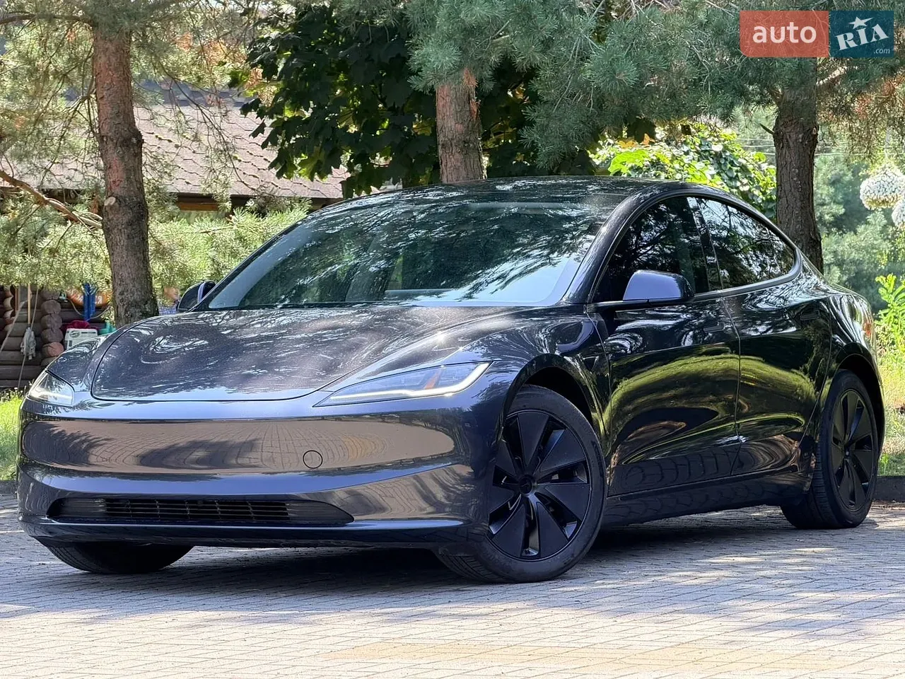 Tesla Model 3 2024 photo 3