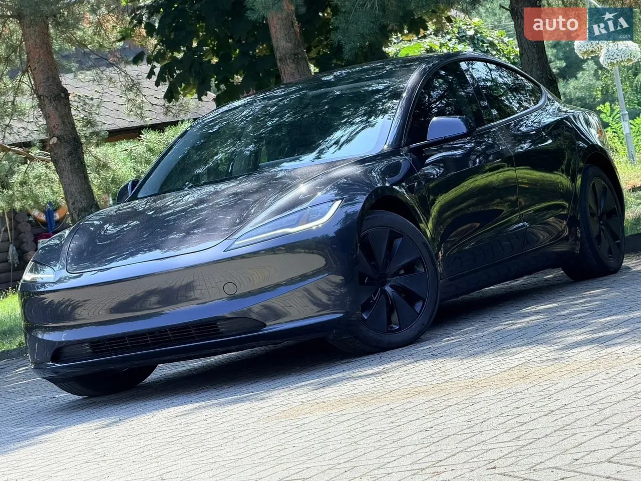 Tesla Model 3 2024 photo 2