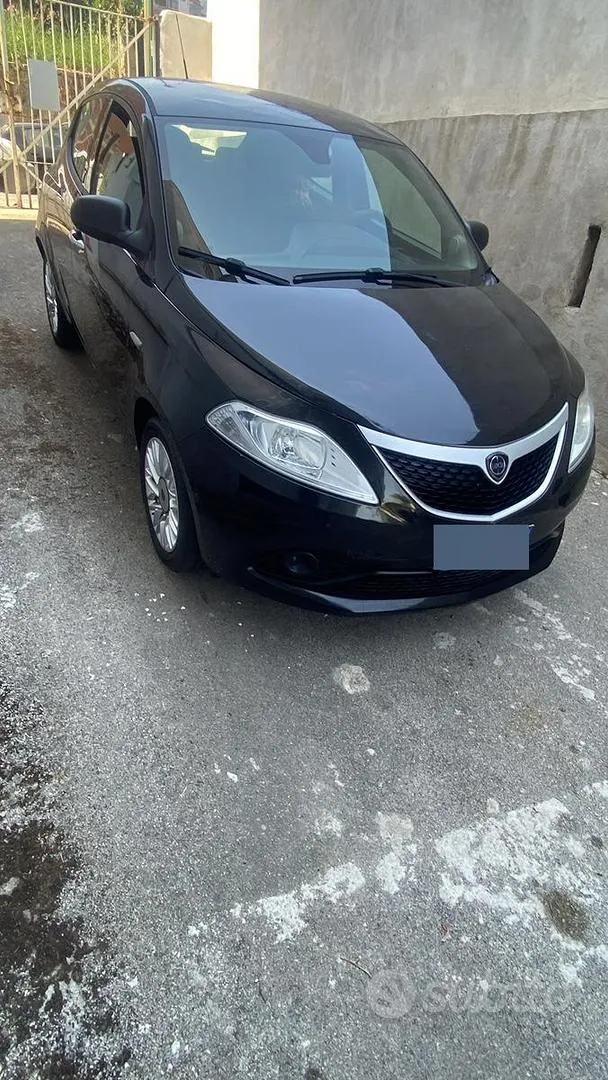 Lancia Ypsilon