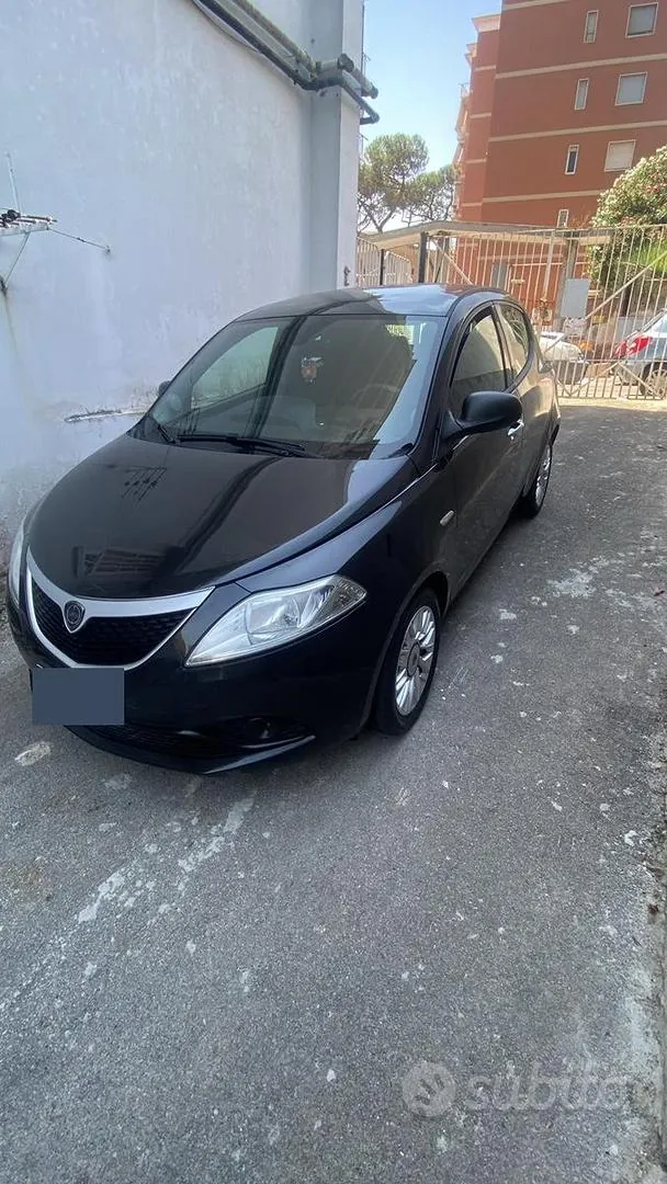 Lancia Ypsilon 2017 photo 2