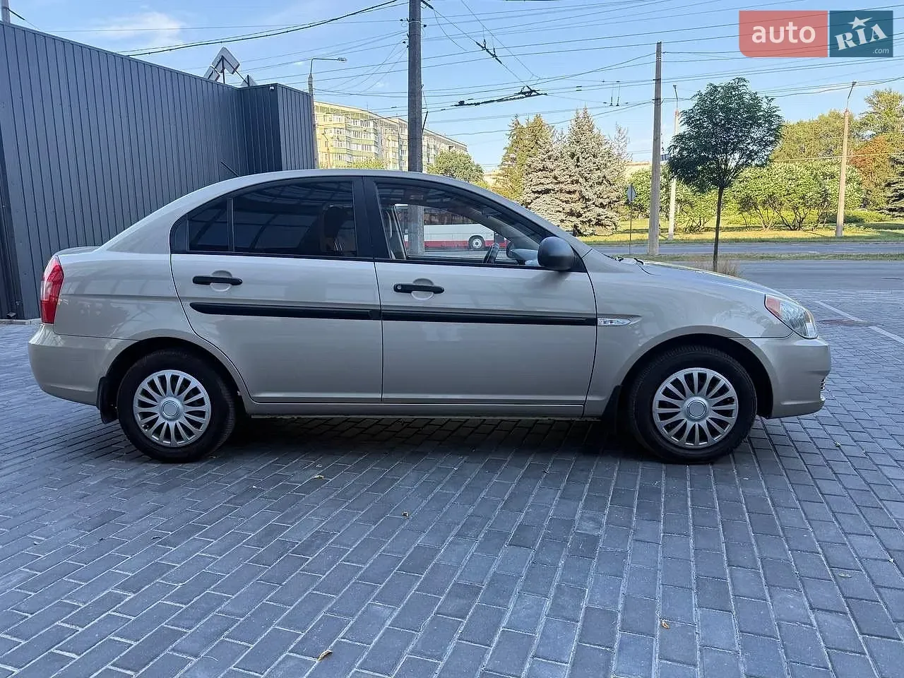 Hyundai Accent 2010 photo 4