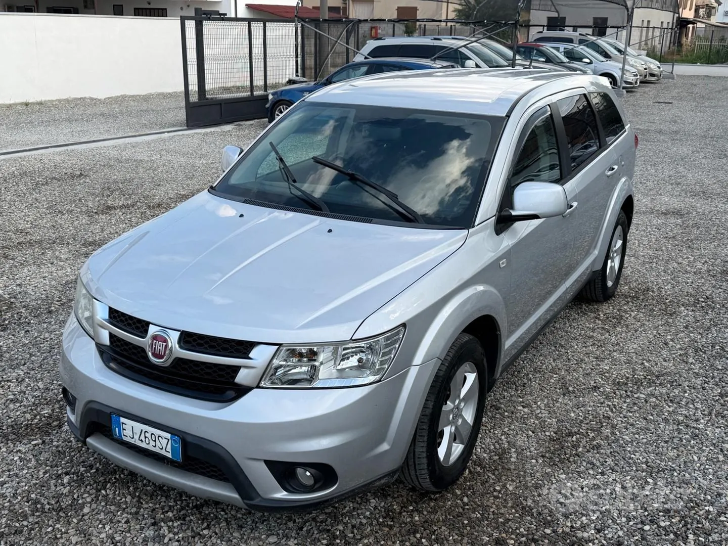 Fiat Freemont 2011 photo 2