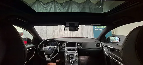 Volvo V60 Cross Country 2018 photo 2