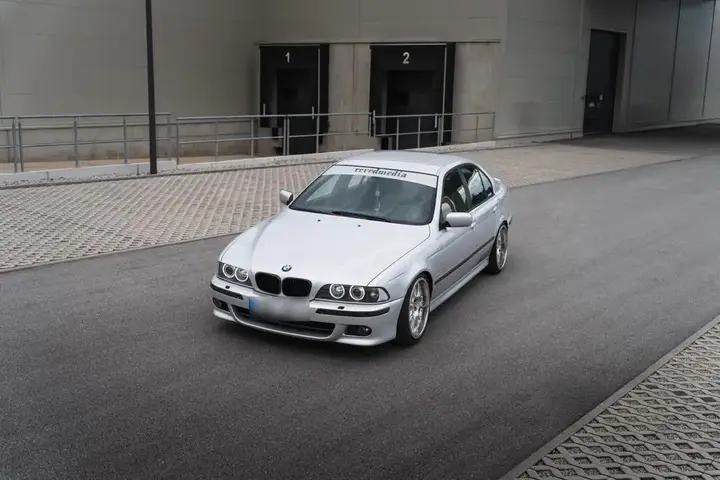 BMW 520I