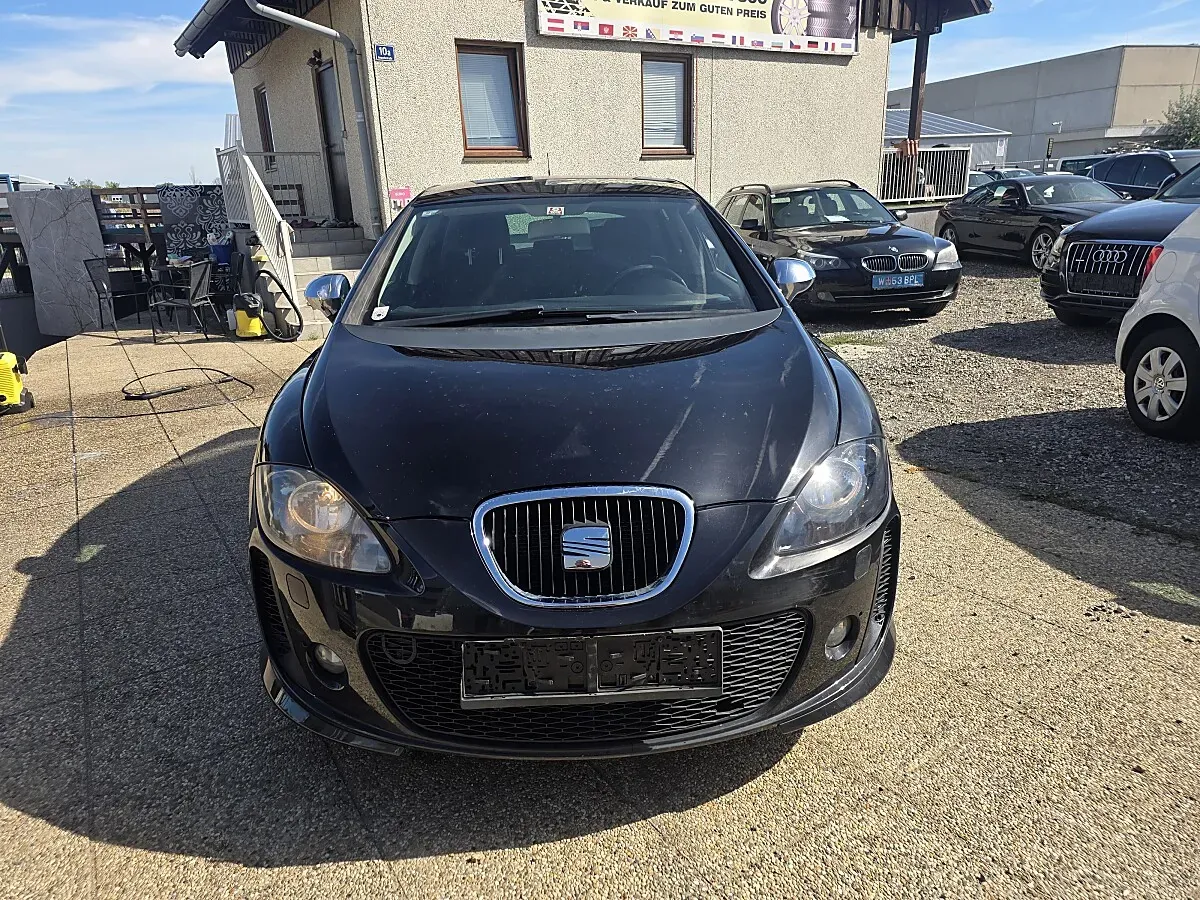 Seat Leon 2012 photo 3