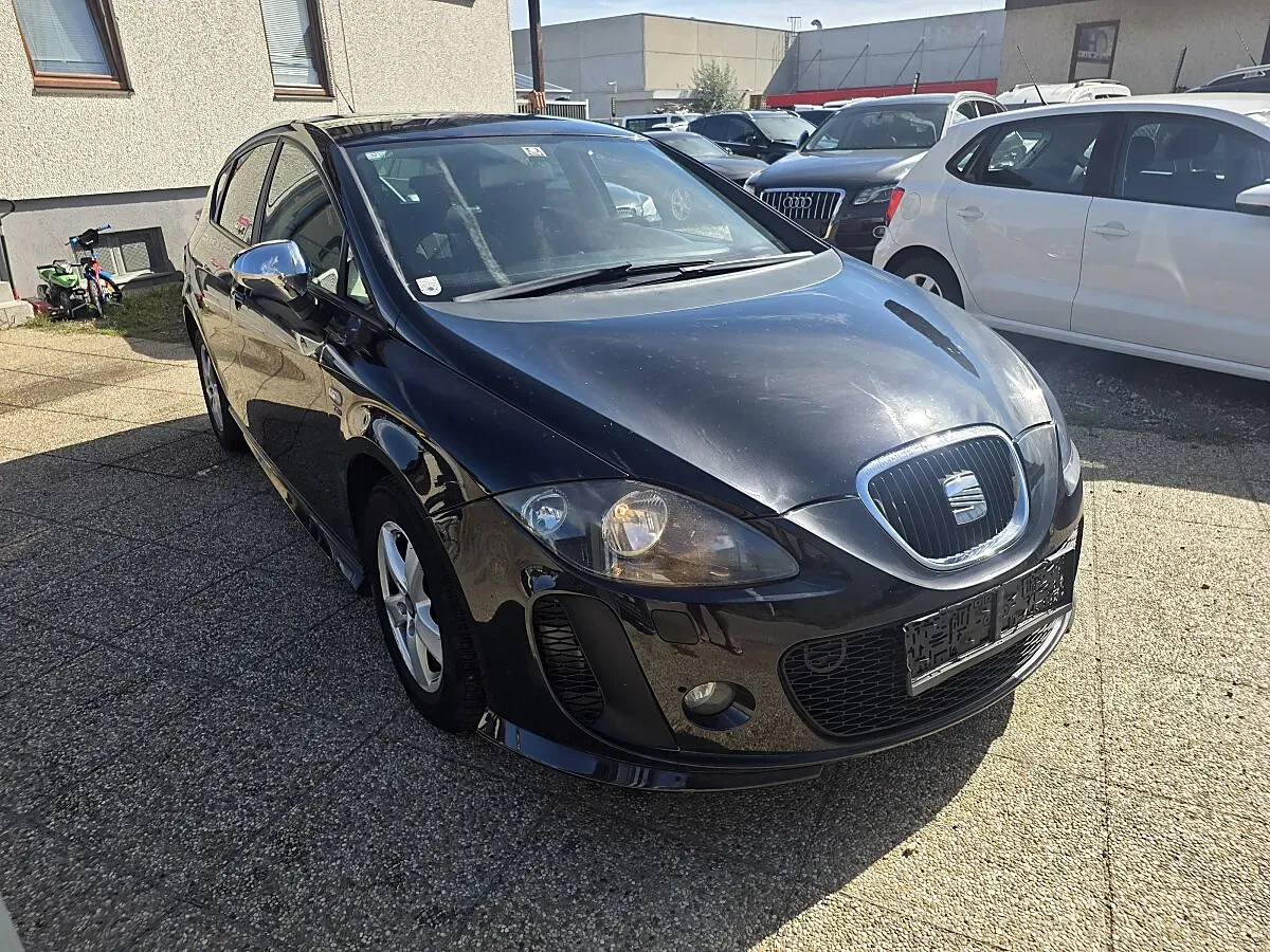 Seat Leon 2012 photo 2