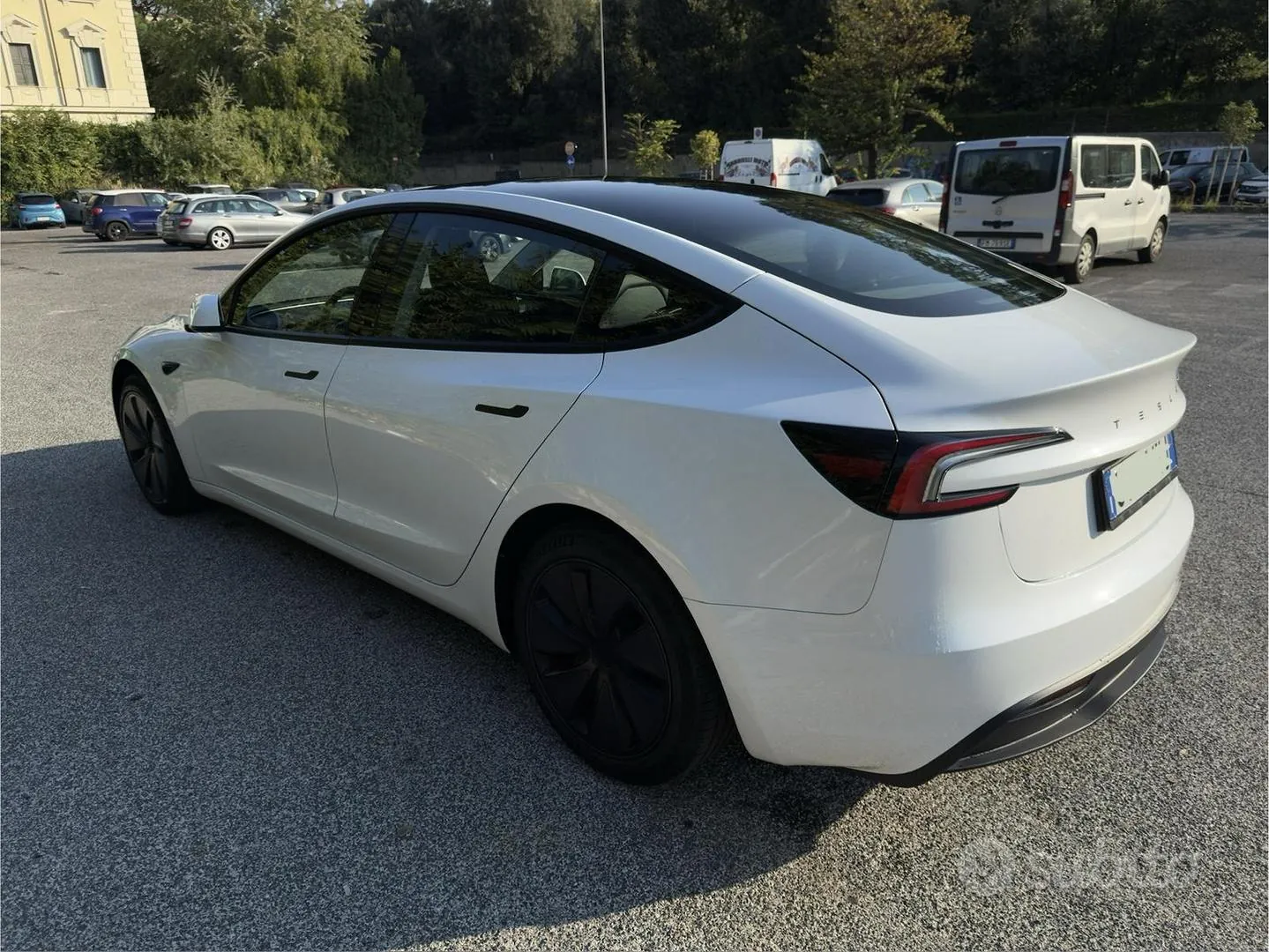 Tesla Model 3 2024 photo 3