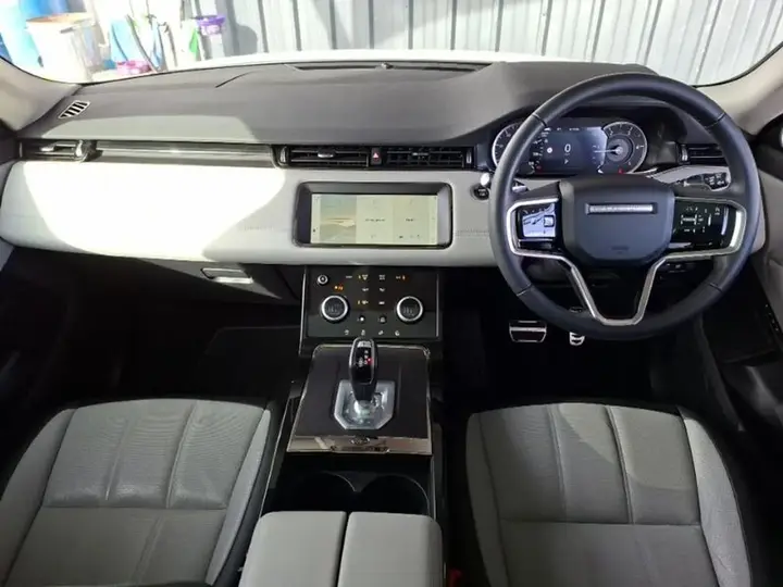 Land Rover Range Rover Evoque 2023 photo 3